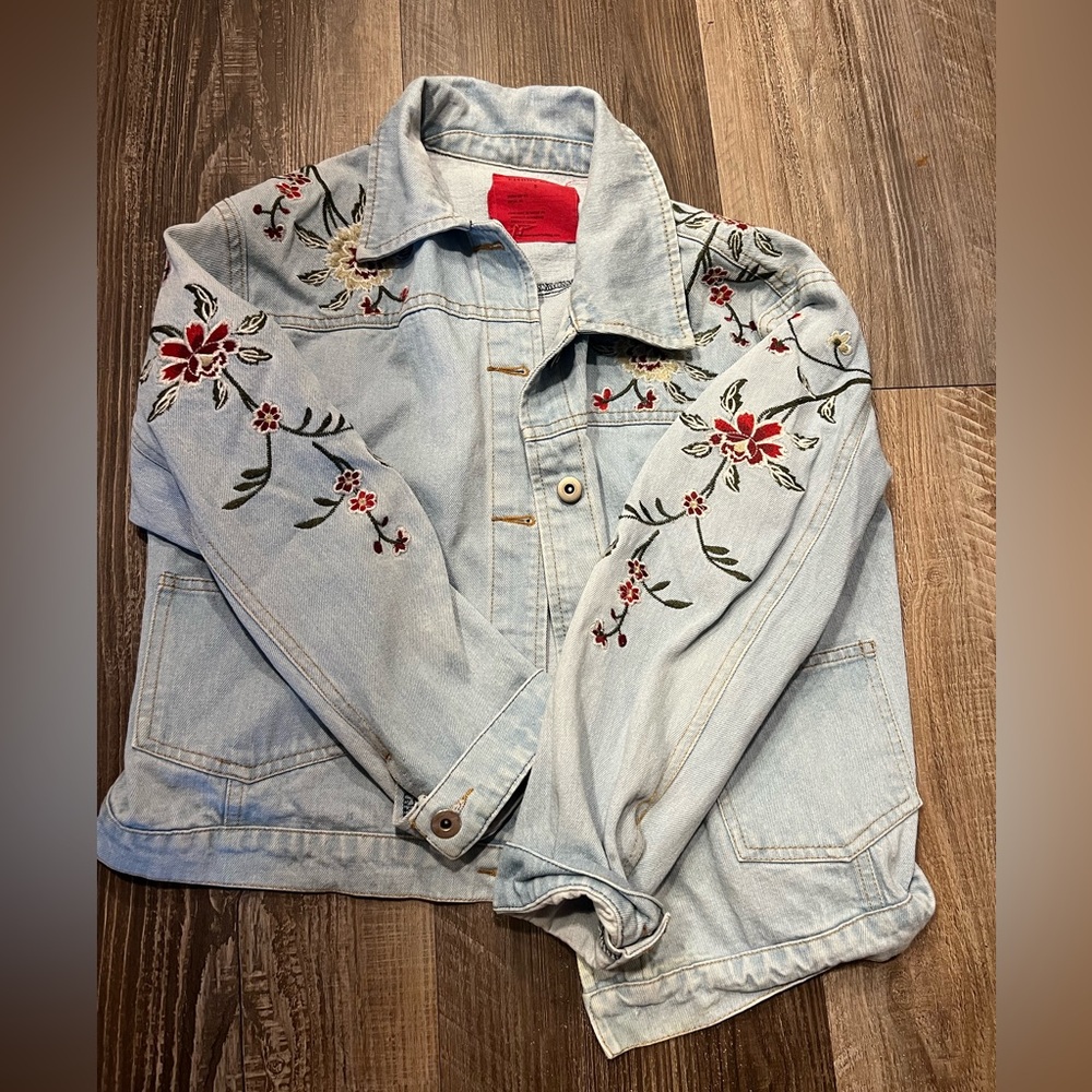 Emory Park size small embroidered floral Jean jacket